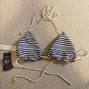 NWT Abercrombie & Fitch women’s bikini top!